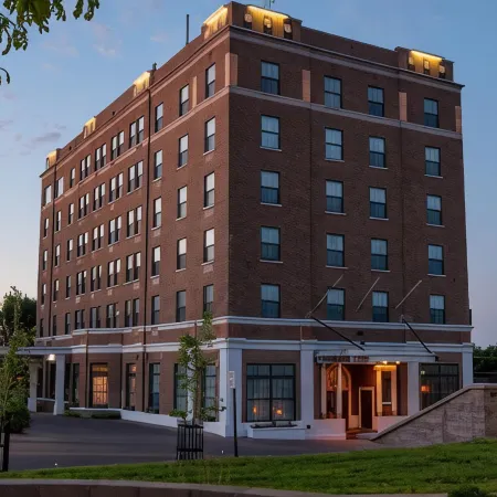 Landmark Inn