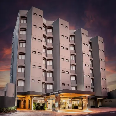 Momax Hotel