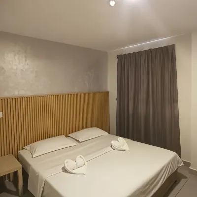 Five Hotel Отели рядом с достопримечательностью «Парк с озером»