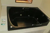 Bay City Inn - Hot Tub