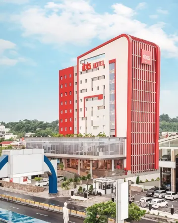 Ibis Manado City Center Boulevard Отели в г. Манадо
