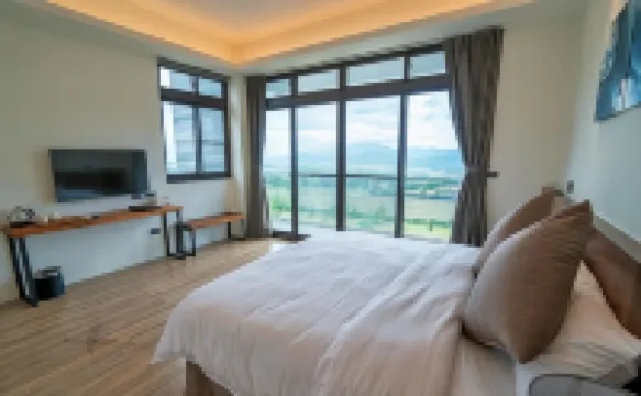 台東御來光民宿 鄰近清淨母語農場的酒店