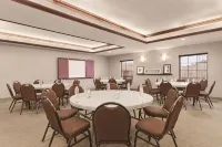 Country Inn & Suites by Radisson, Griffin, GA Các khách sạn ở Experiment