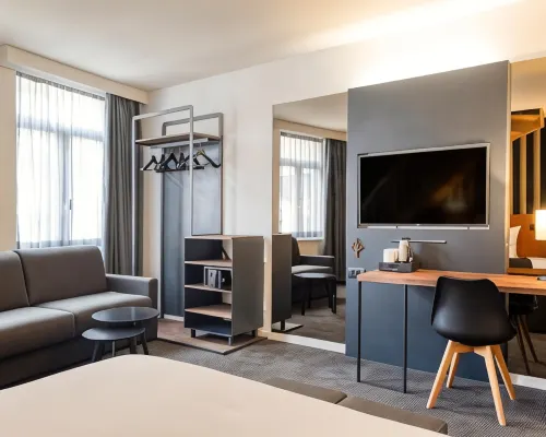 Aris Grand Place Hotel Hotels near Place St. Gery
