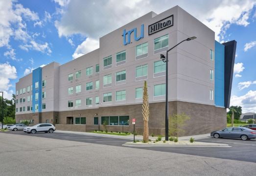 트루 바이 힐튼 섬터