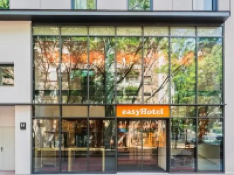 อีซี่โฮเทล บาร์เซโลนา ลา ซาเกร่า โรงแรมในบาร์เซโลนา