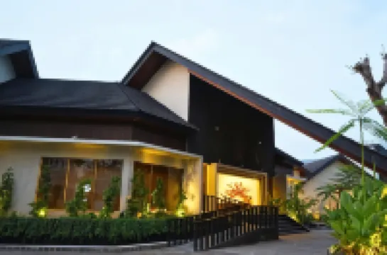 Azana Garden Hill Resort Blora Hotels in 