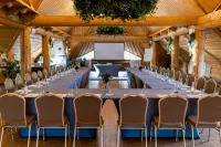 Bajka Hotel & Resort فنادق في Grodziec