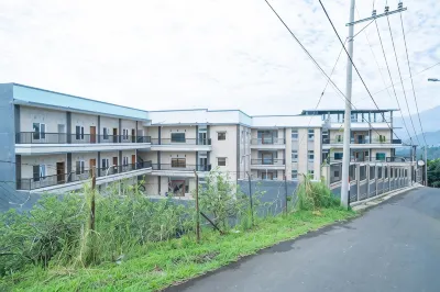 Sans Hotel Queen Batu Hotel dekat Air Terjun Coban Talun