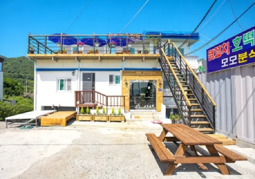 Yeosu Momo Pension Hotels near Yeosu Ocean Rail Bike