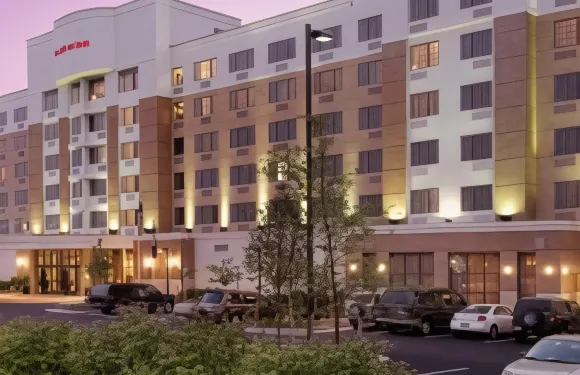 斯特林杜勒斯機場希爾頓逸林酒店