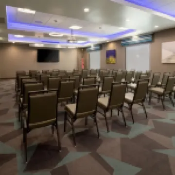 Hampton Inn & Suites - Gilroy, CA