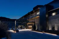 The Lynx Mountain Resort Hotel a 
