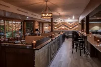 Cherry Valley Hotel - С баром