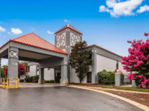 Baymont by Wyndham la Vergne Hotels in La Vergne