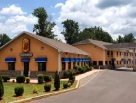Super 8 by Wyndham Paris TN
