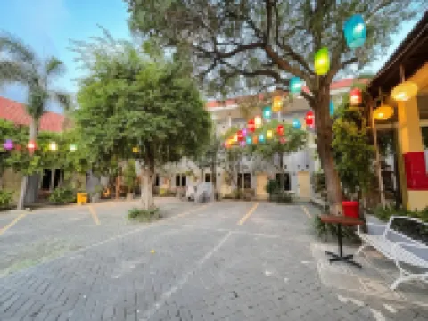 Clover Homestay Hotels in Mayangan