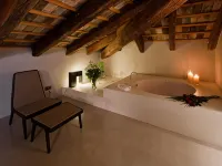 Caro Hotel Hotels near Serranos Gate
