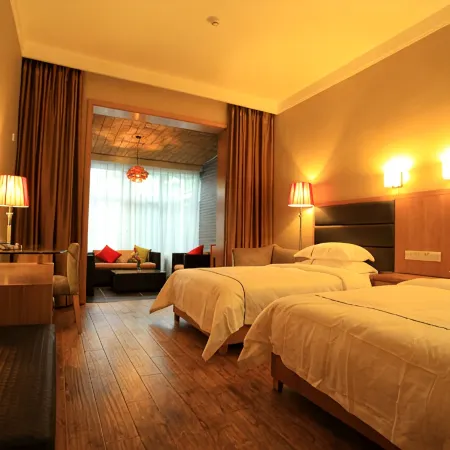 Lingbao Changqingshanju Hotel