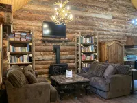 Bear Creek Hideaway Log Cabin on River Fishing & WiFi on Kebler Pass