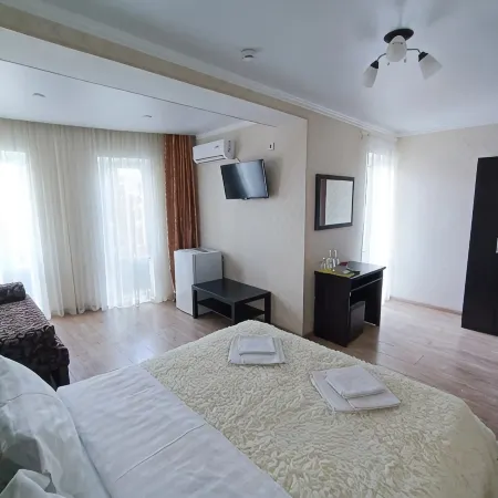 Hotel Warm Sea