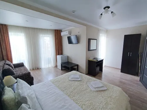 Hotel Warm Sea