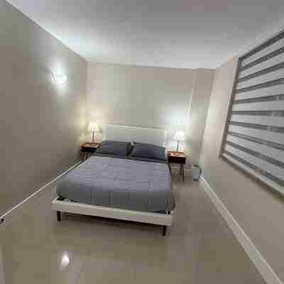 97-B Free Parking! Beautiful Oceanfront Condo! Rooms