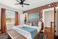 Cincy Central Stay - Hot Tub, Games & Movie Nights - บังกะโล