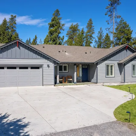 Bend Treehouse • Game Room • Hot Tub • Sleeps 15