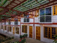 Kea Garden Mini Chalet Hotels near Rose Valley