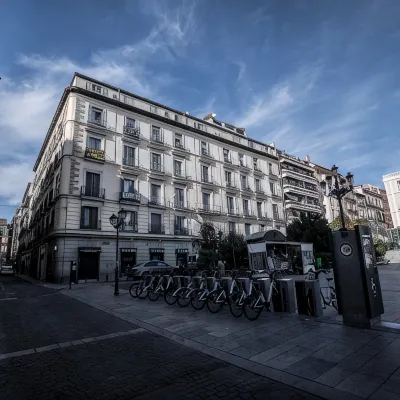 Vázquez de Mella Gran Vía Hotels near Chueca