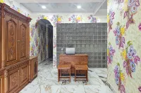 Queen Residence Ancol RedPartner - Pensionat