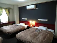 โรงแรมสึบาเมะ ฮิลส์ - 3 ดาว
