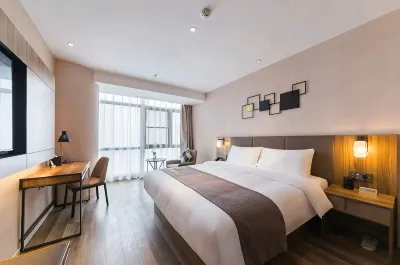 Xinghai Homestay (Zhengzhou Erqi Square Subway Station)  호텔