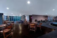 Quest Hotel Darmo - Surabaya by Aston - breakfast