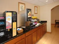 SureStay Hotel by Best Western East Brunswick - 朝食
