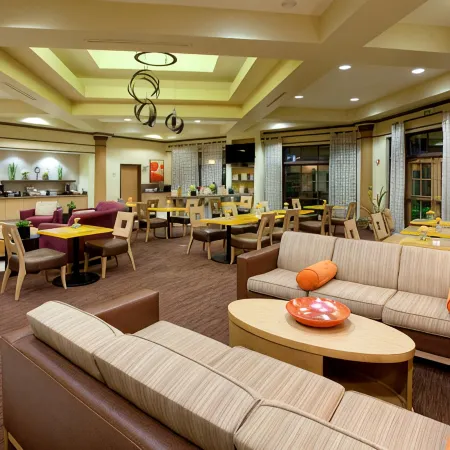 La Quinta Inn & Suites by Wyndham Alexandria Airport
