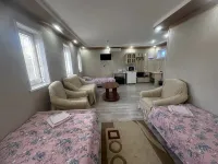 Yuzhnyij Dvorik Hostel