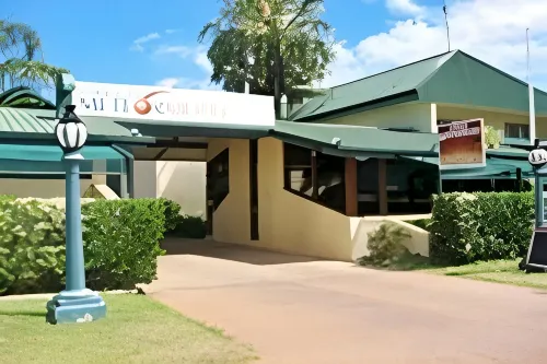 Emerald Central Hotel Official - Motels