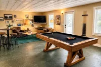 Spectacular Views-5Br-Hot Tub-Game Rm-Top Location-Dog Friendly-Near Wineries!