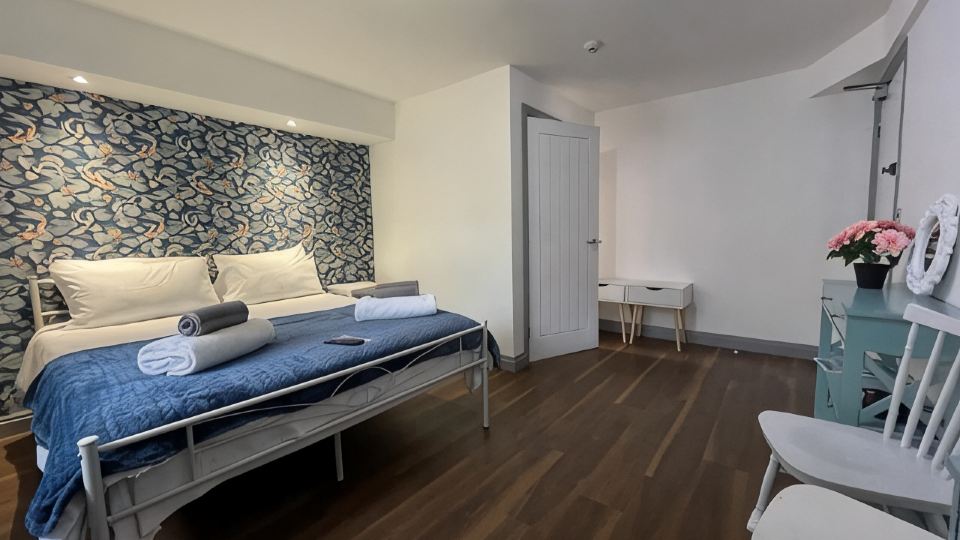 LilyRose Hotel