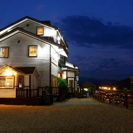 Aquamarine Pension