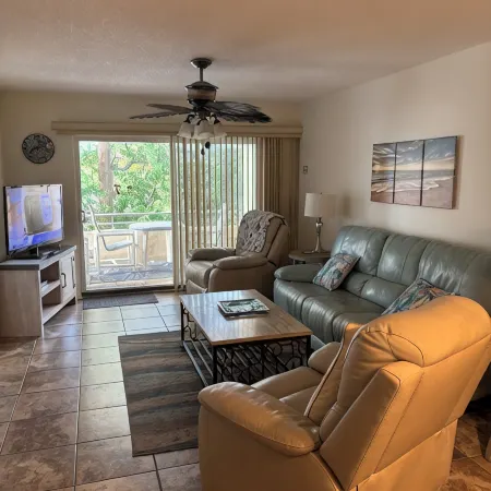 Beachfront Gulf Views 2BR 2BA with pool and elevator -just steps to the beach
