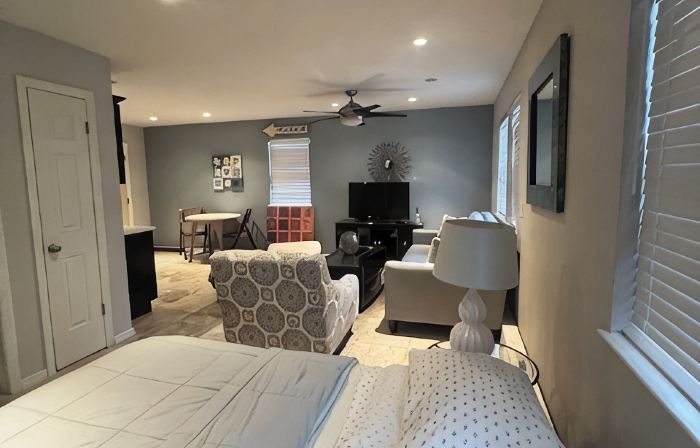 Cozy studio with WiFi and AC in the fabulous west end of Long Beach New York