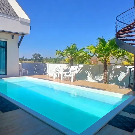 Large villa with private pool, 600m from Mae Rumphueng beach and near Koh Samet