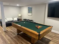 Lake Breeze Cottage 6 beds w AC, hot tub near Lake Michigan beach and The Deck. - Wifi
