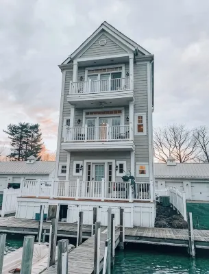 Beautiful 3 story home on the lake, master suite's on 1st & 3rd floors... - 4-Star