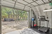 Pet Friendly Cabin w/hot tub. gym, cold plunge, & sauna