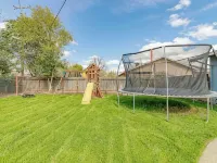 Yuba City 3 bedrooms 4 beds 2 ba Spacious Game Room Games Playground Trampoline Hotels in Sutter County