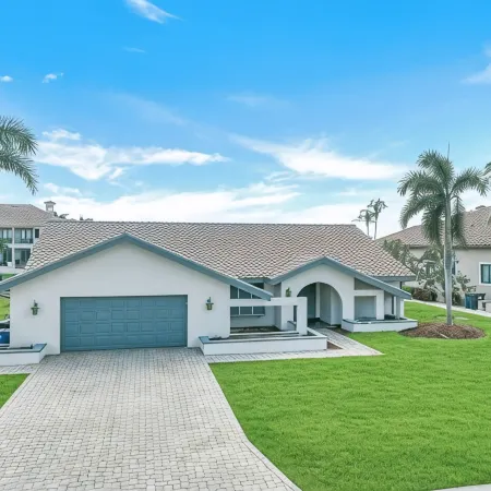 Oceanfront Retreat in Fort Myers - 3 Bedrooms, Private Pool